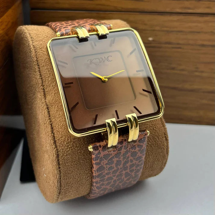 Stylish Leather Strap Watch
