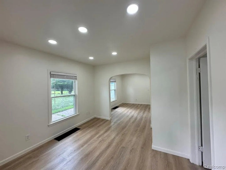 REALESTATE - HAND CHOICE